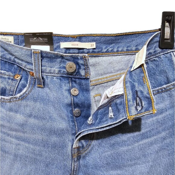 Levi's Wedgie Jeans Size 27 High Rise Tapered Fit Premium Button Fly Raw Hem NWT - Picture 3 of 7